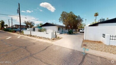 Building Photo - 3942 E Earll Dr