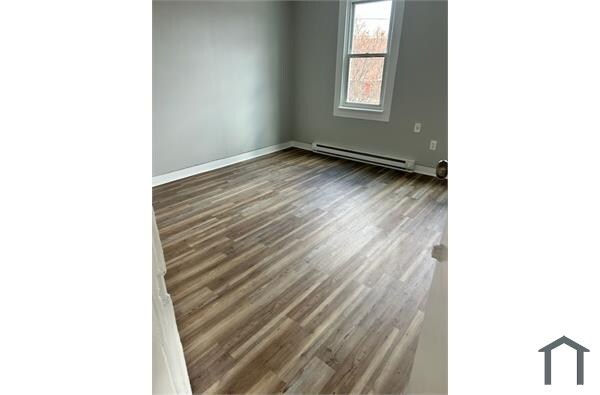 Foto principal - 3230 W 31st St