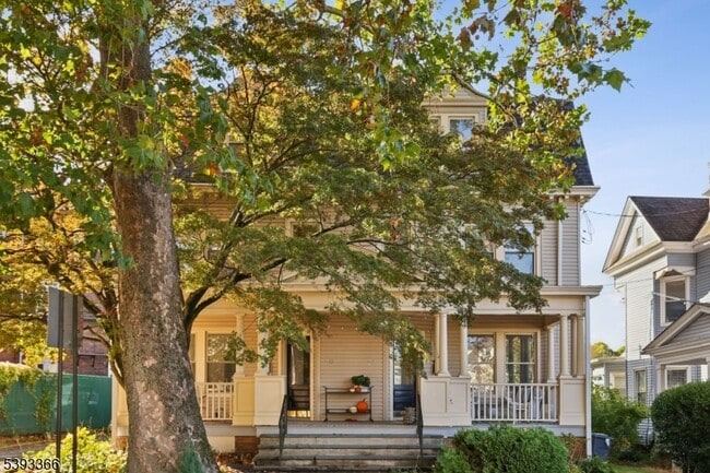 Building Photo - 20 Kent Pl Blvd