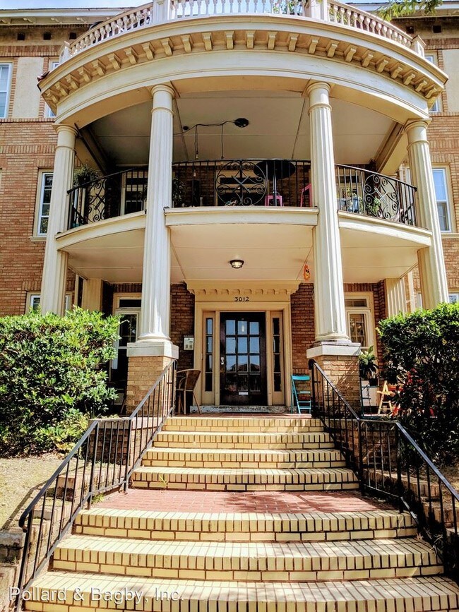 Building Photo - 3012 Monument Ave