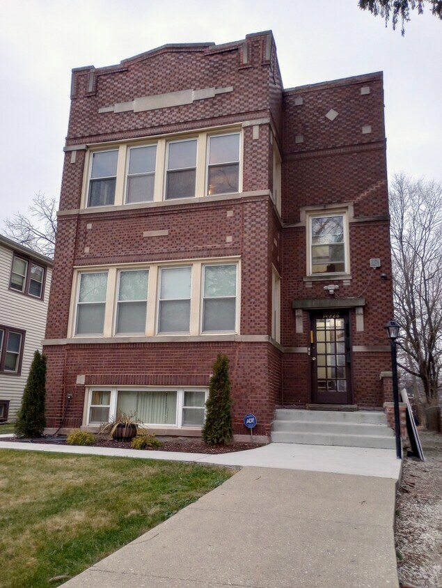 10226 S Charles St Unit 2, Chicago, IL 60643 Apartments in Chicago