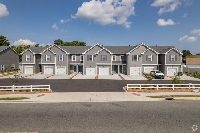 Foto del edificio - Churchland Commons at Town Pointe