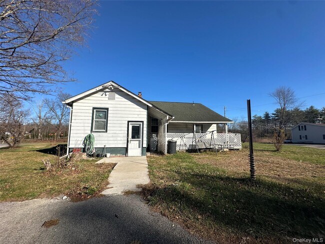 Foto del edificio - 496 Bloomingburg Rd