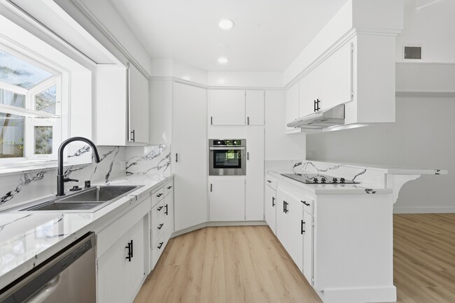 Building Photo - 23723 Aetna St