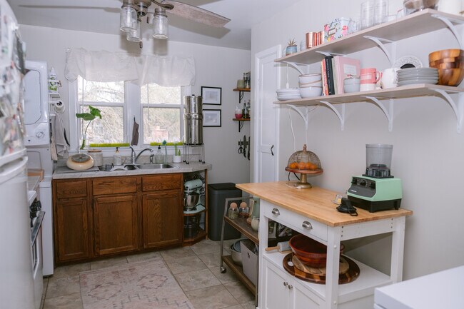 Primario - 121 Grove Ave