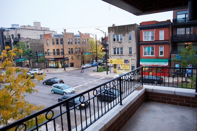 Building Photo - 1509 N Western Ave