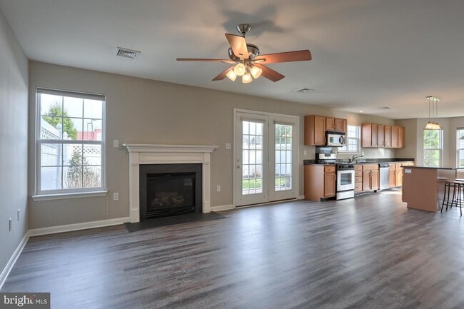 Building Photo - 150 Merlin Dr