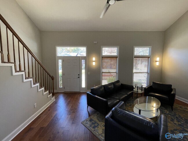 Foto del edificio - 6659 Steeplechase Dr NW