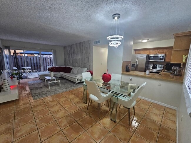 Foto del edificio - 6235 SW Kendale Lakes Cir