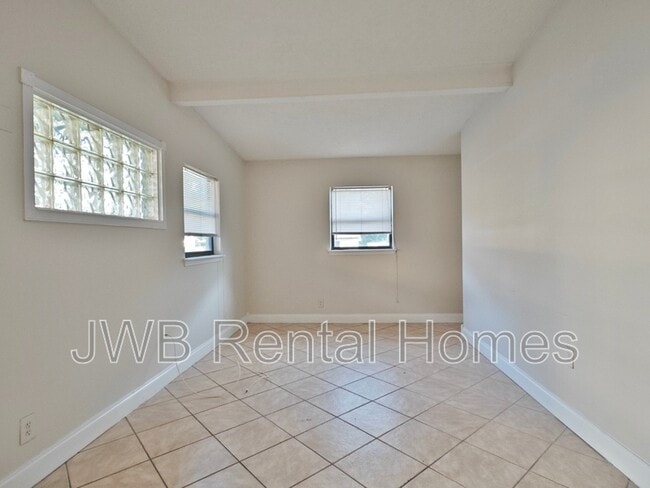 Building Photo - 8120 Joffre Dr