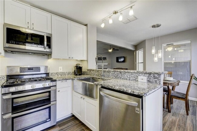 Building Photo - 9718 Curlew Dr