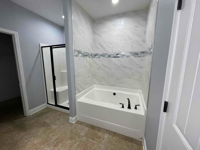 Building Photo - 10374 Sweet Bay Dr