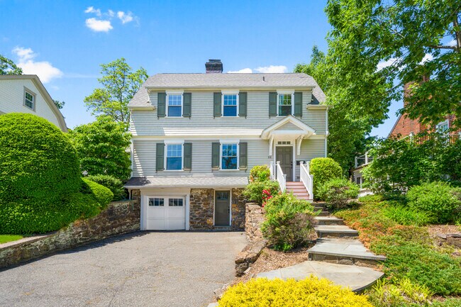 Photo - 22 Vanderburgh Ave (Larchmont, NY) House
