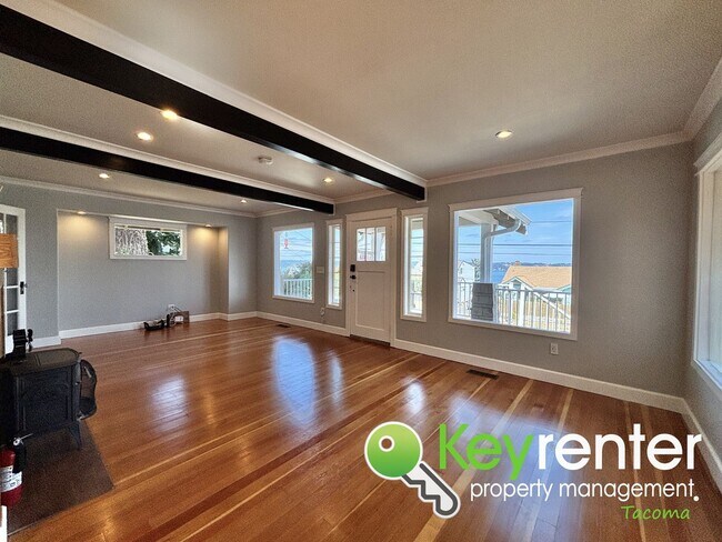 Foto del edificio - Stunning 2-Bedroom Tacoma Home with Dash P...