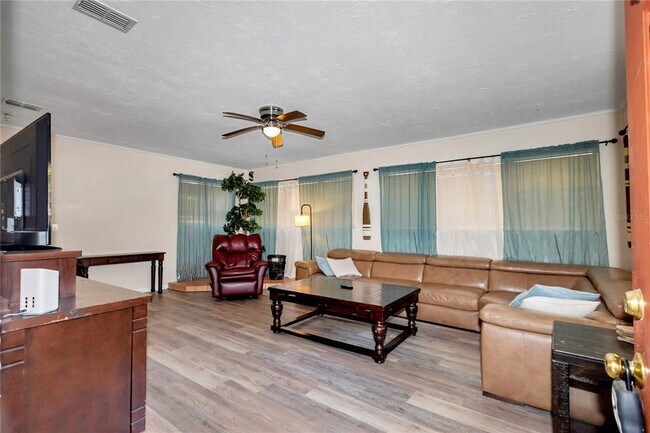 Building Photo - 11636 Osceola Rd