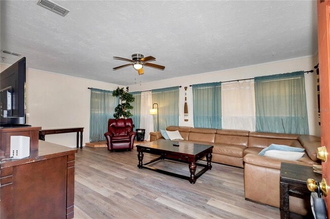 Foto del edificio - 11636 Osceola Rd