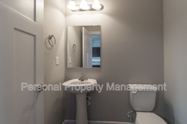 Building Photo - 12600 NE 49th St