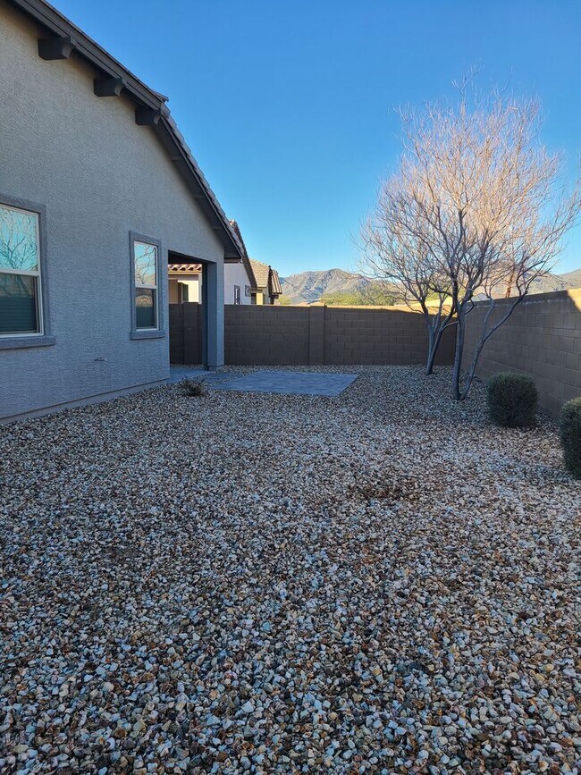 Foto del edificio - 3 Bedroom, 2, Bath Home with 1 Bedroom Cas...