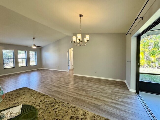 Foto del edificio - 3725 SW 6th Ave