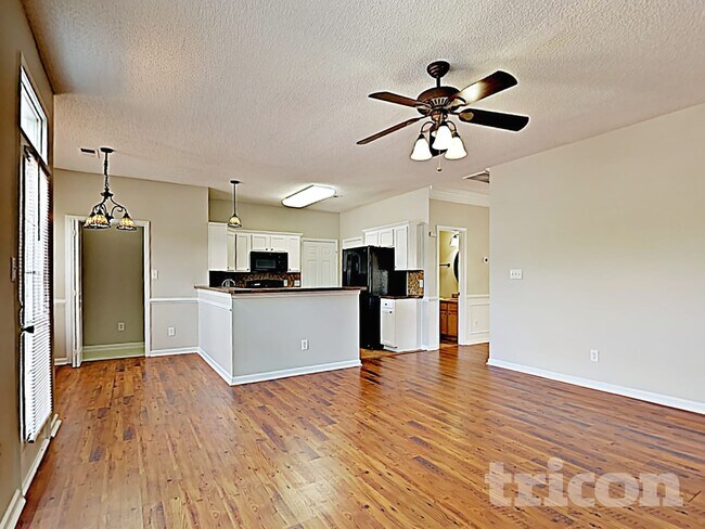 Foto del edificio - 5936 Briggs Dr