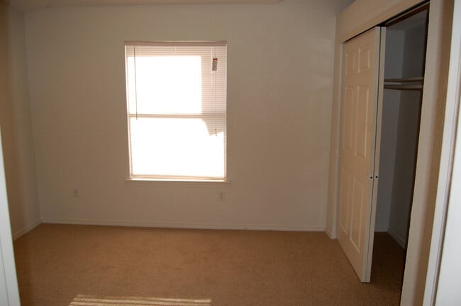 Building Photo - 456 Von Bargen Dr