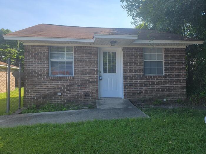 Primary Photo - 1063 Fairfield St