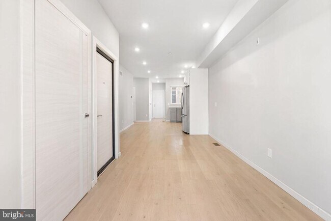 Foto del edificio - 2142 Master St