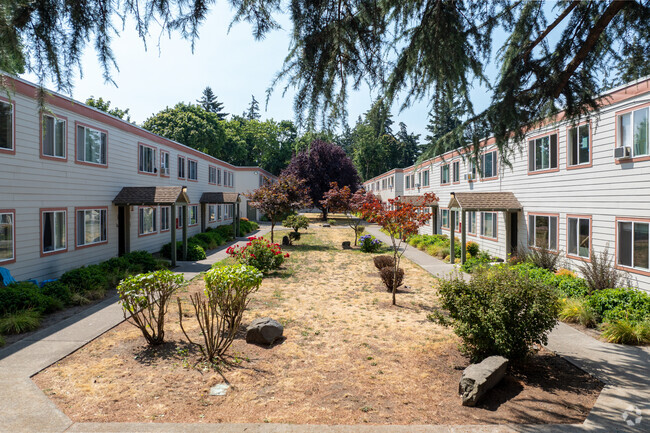 Primary Photo - Halsey Street Arms Apartments