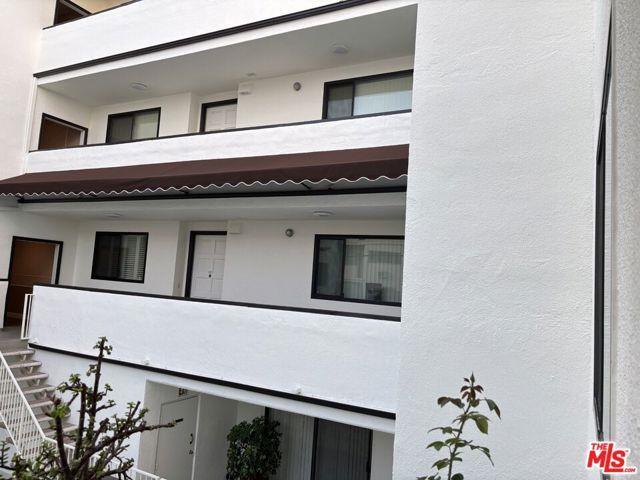 Foto del edificio - 8568 Burton Way