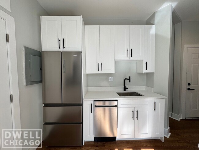 Foto del edificio - 956 N Winchester Ave