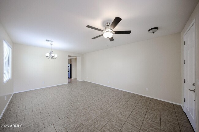 Foto del edificio - 43337 N Heavenly Way