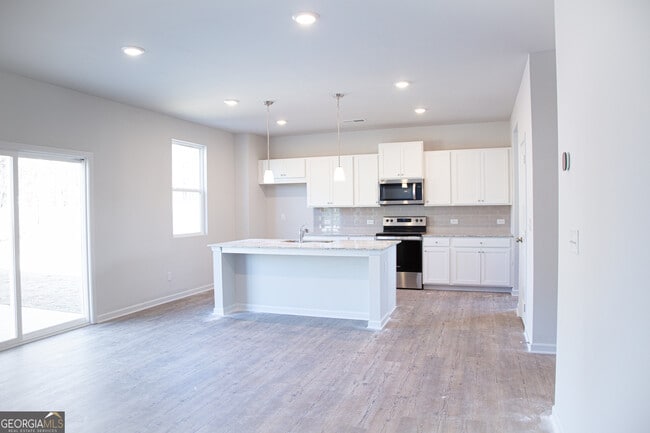 Building Photo - 19 Springwood Ln