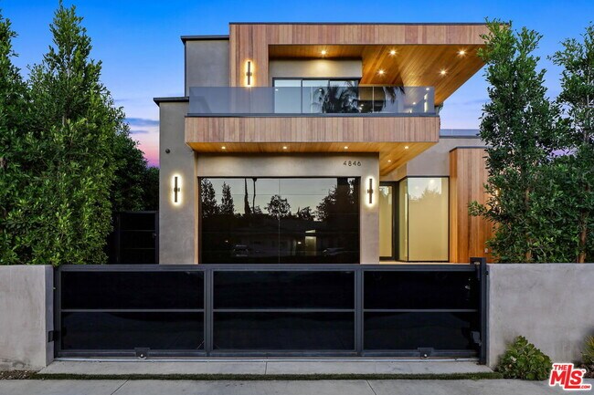 Building Photo - 4846 Tyrone Ave