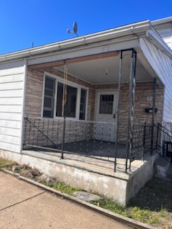Primary Photo - 13 Turner St