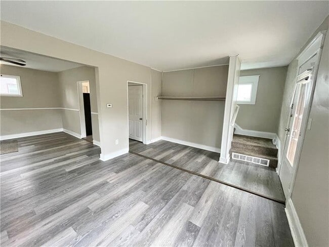 Building Photo - 3 W Edison Ave