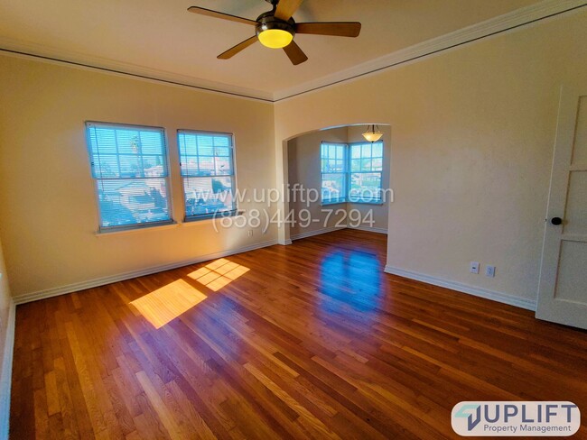 Building Photo - $500 off MOVE IN NOW! University Heights h...
