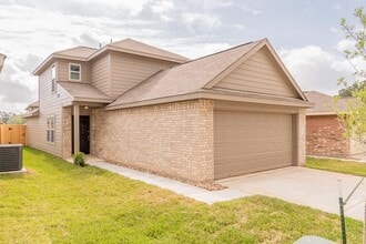 Building Photo - 13918 Westfield Dr