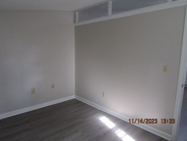 Building Photo - 360 N Magnolia St