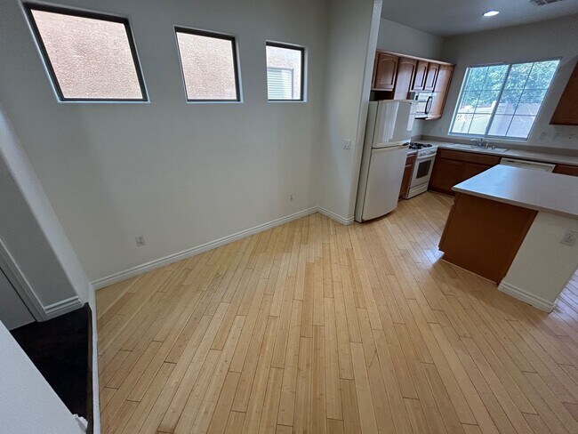 Foto del edificio - SOUTHWEST LAS VEGAS PROEPRTY WITH 3 BED, 3...