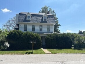 Building Photo - 191 S Elm St