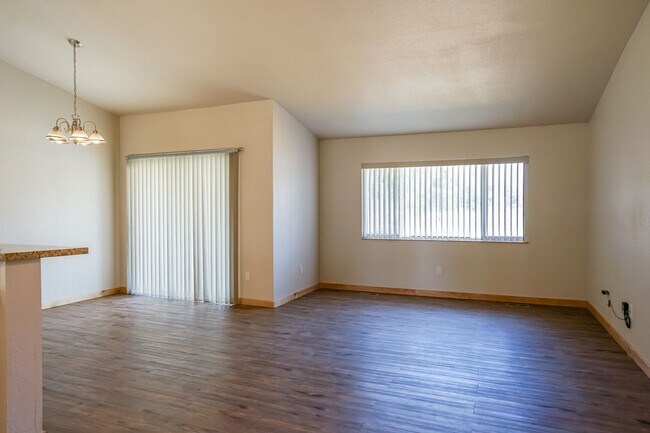 Foto del edificio - Three Bedroom Home in Hayden