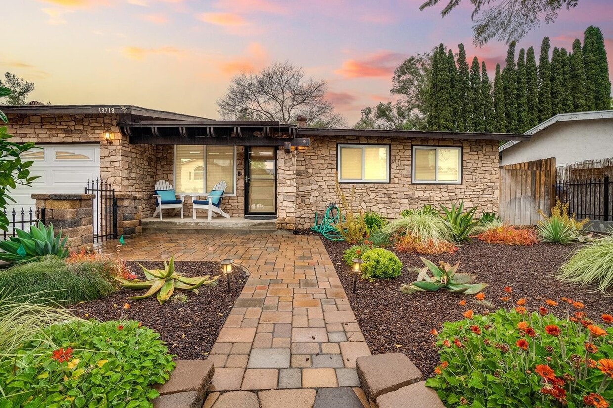 13718 Silver Lake Dr, Poway, CA 92064 House Rental in Poway, CA