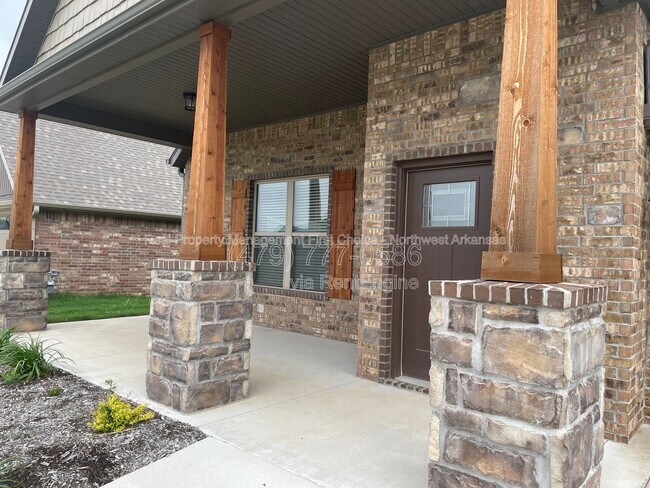 Foto del edificio - 1020 Trestle Ln