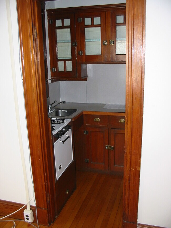 Building Photo - 567 Beech St