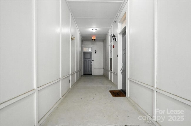 Building Photo - 301 E Tremont Ave