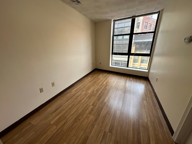 Building Photo - 83 Essex St