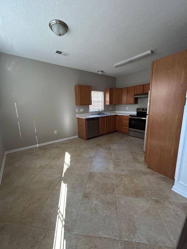 Building Photo - 4729 Sahalee Ln