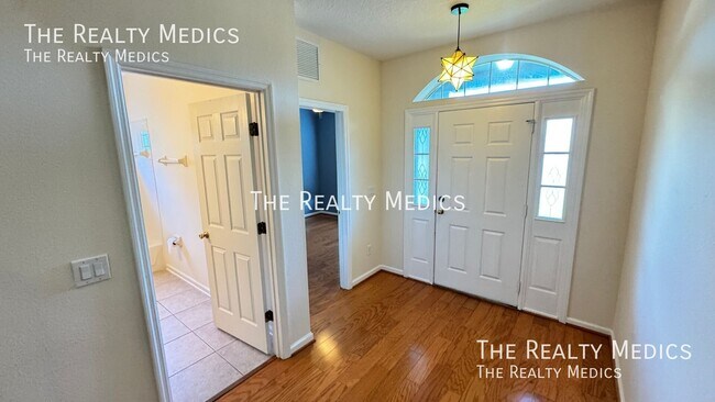 Building Photo - 626 Fern Lake Dr