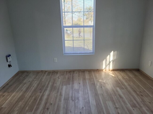 Foto del edificio - 906 SW G Ave