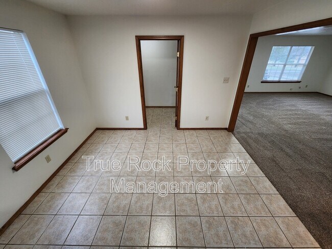 Foto del edificio - 628 W 22nd St